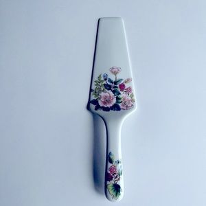 Ceramic Cake Pie Server White Floral Porcelain Andrea by Sadak Japan